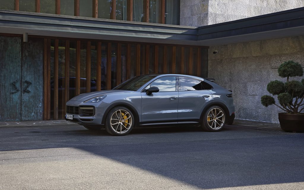 2022-Porsche-Cayenne-Turbo-GT-005-1600